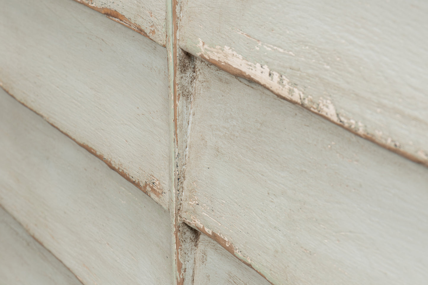 Sarreid - Louvered Sideboard  Whitewash - White - Transitional