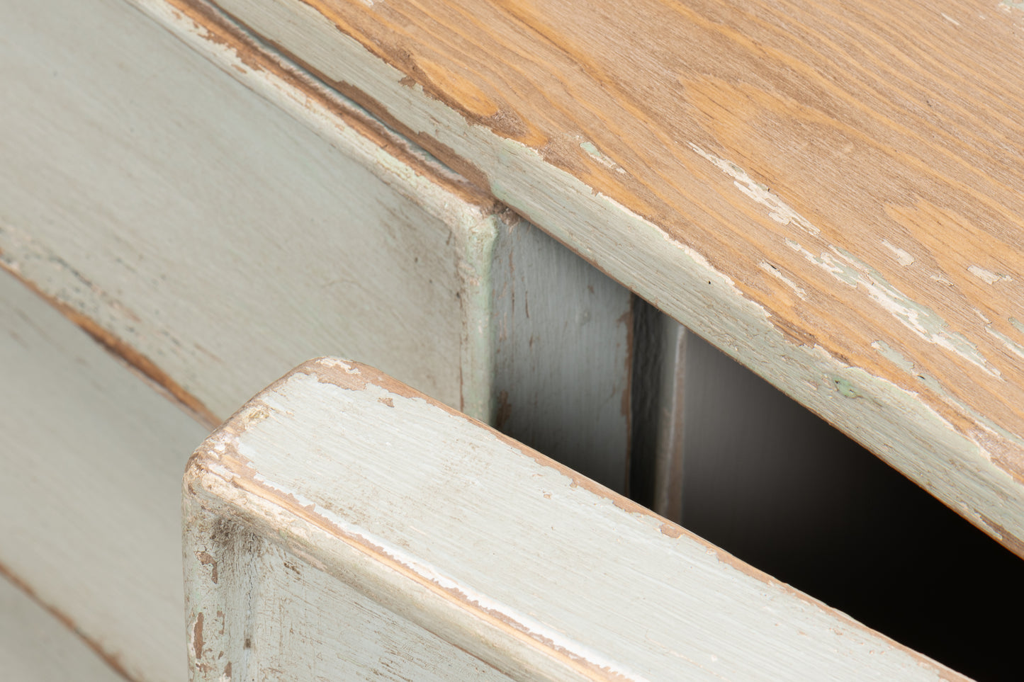 Sarreid - Louvered Sideboard  Whitewash - White - Transitional