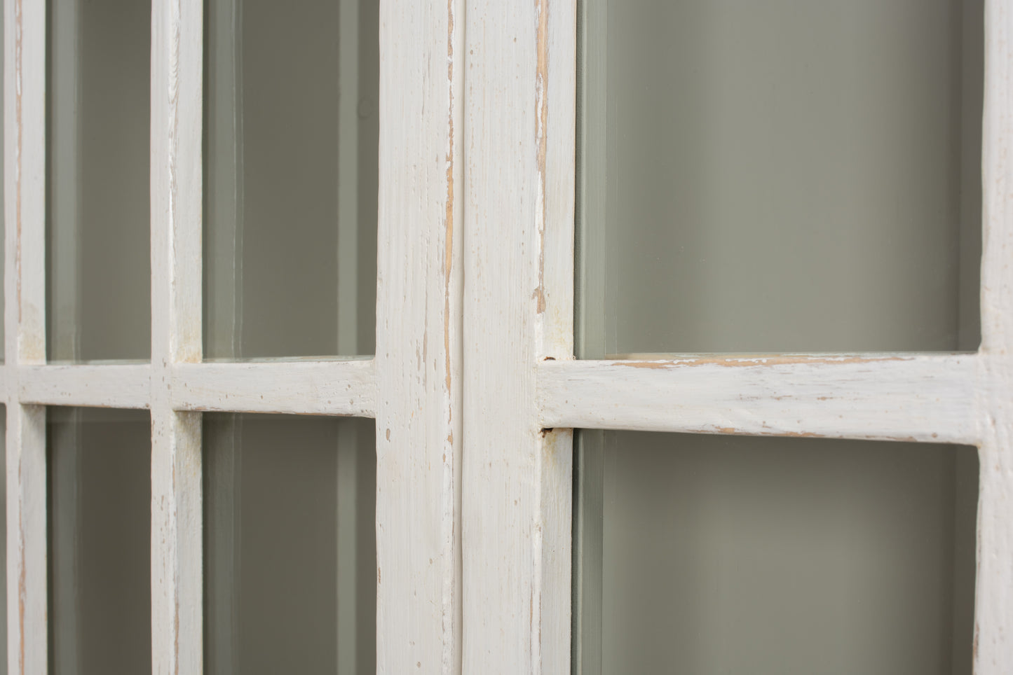 Sarreid - Edgar Allan Glass Bookcase - White - Traditional