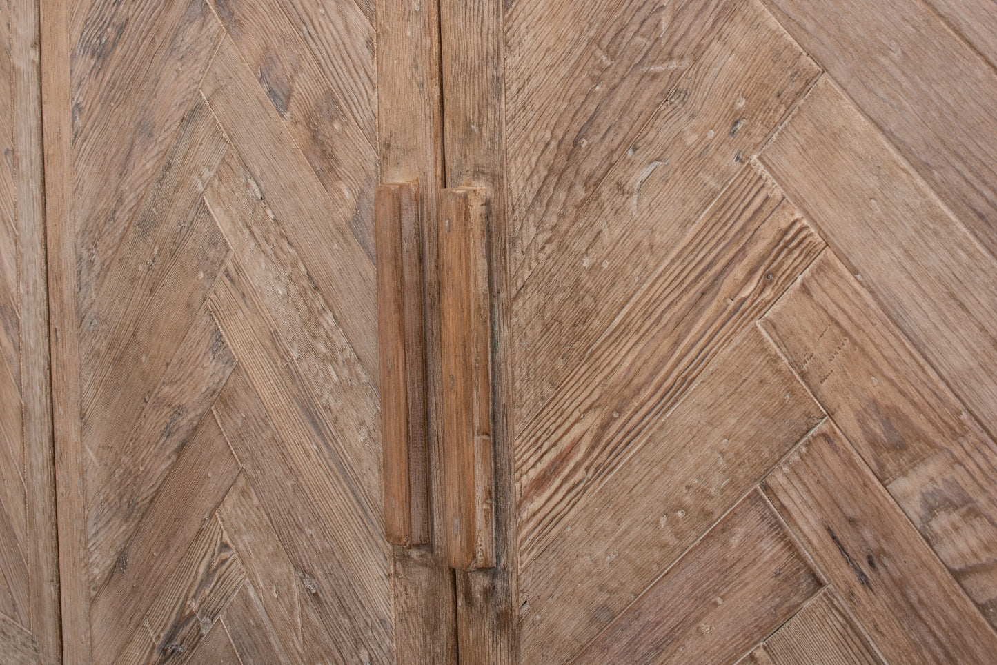 Sarreid - Hollis 4 Door Sideboard  Ant.White - White - Transitional